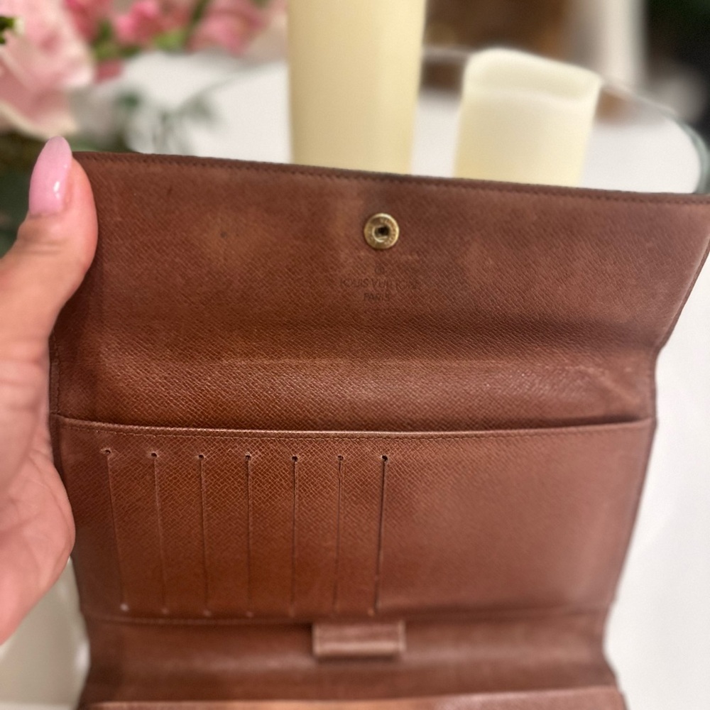 Louis Vuitton Classic Monogram Bi-Fold Wallet - Picture 7 of 12